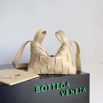 Bottega Veneta small intreccio leather Bowling Cassette Bag Beige 2023 (misu-230927-44)