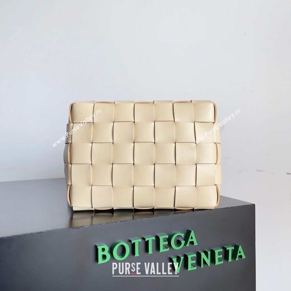 Bottega Veneta small intreccio leather Bowling Cassette Bag Beige 2023 (misu-230927-44)