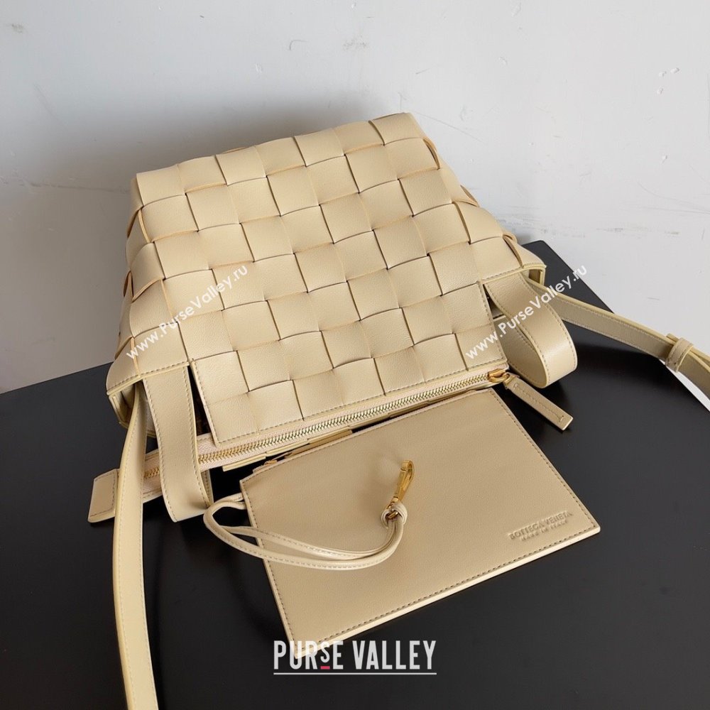 Bottega Veneta small intreccio leather Bowling Cassette Bag Beige 2023 (misu-230927-44)