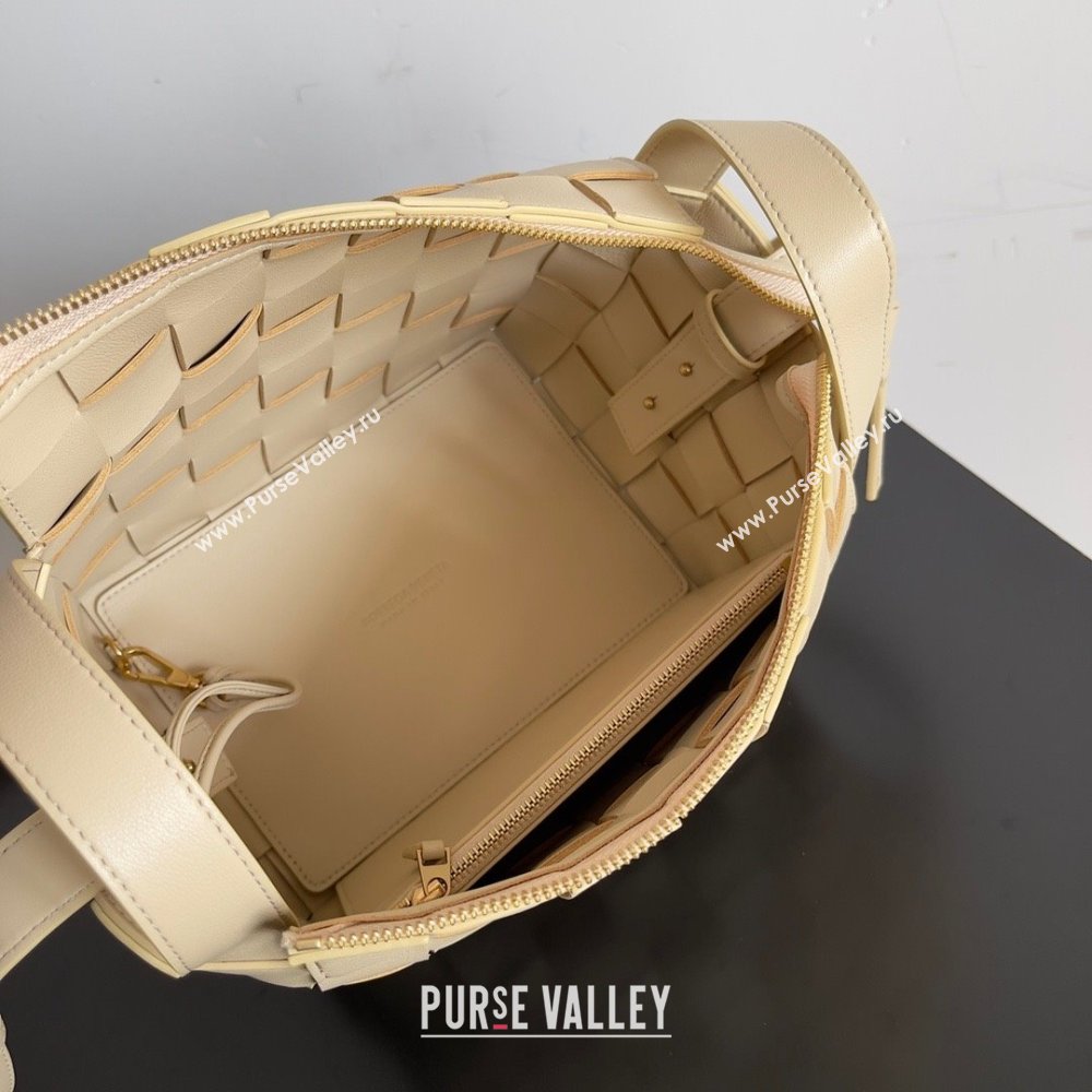 Bottega Veneta small intreccio leather Bowling Cassette Bag Beige 2023 (misu-230927-44)