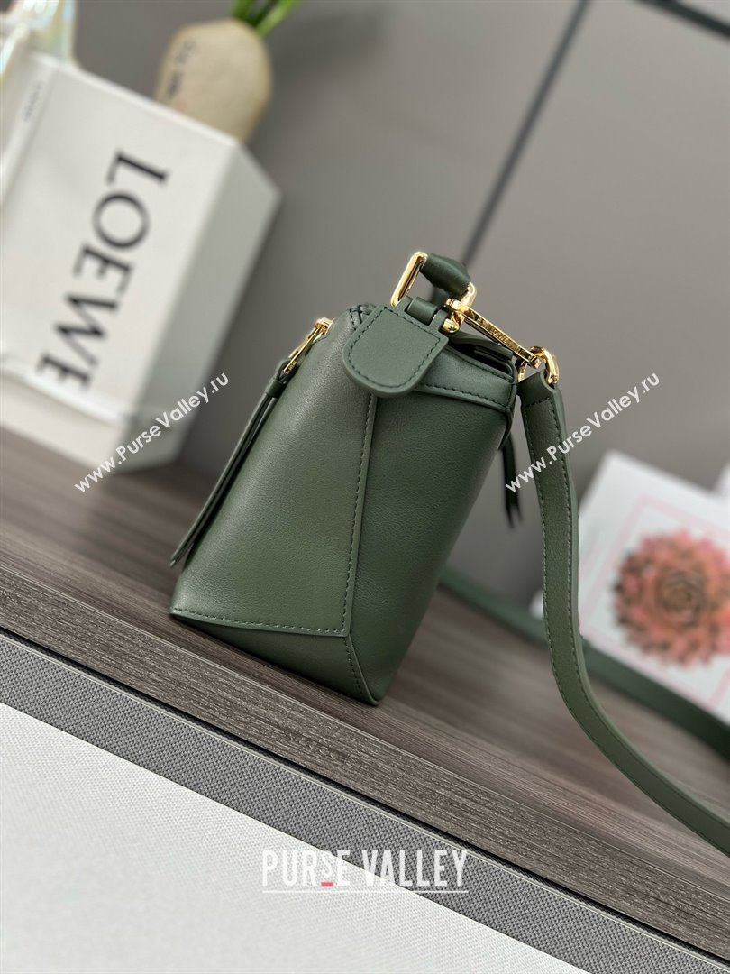 LOEWE Small Puzzle bag in classic calfskin bottle green 2024 (yongsheng-240412-09)