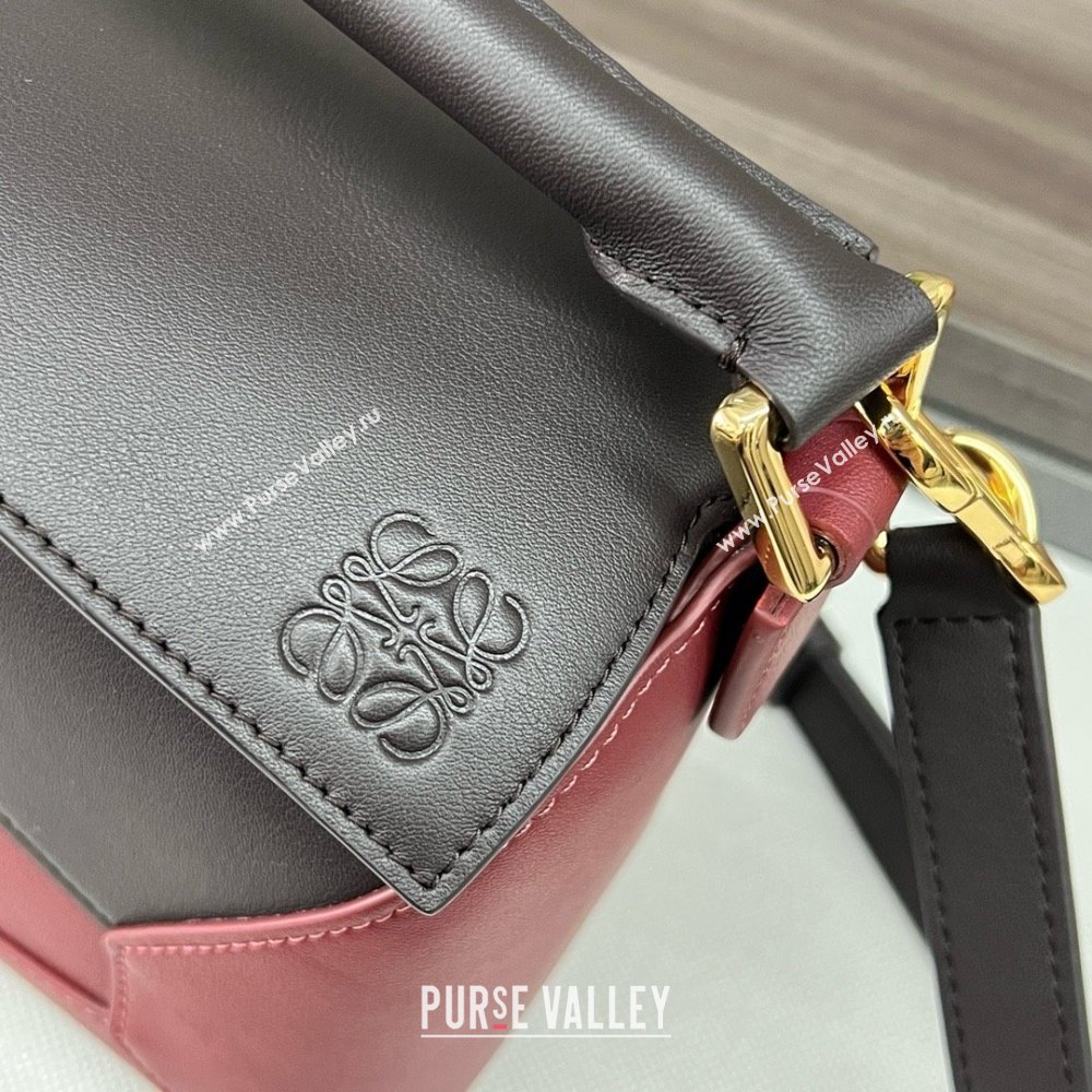 LOEWE Small Puzzle bag in classic calfskin Chocolate/Burgundy 2024 (yongsheng-240412-07)