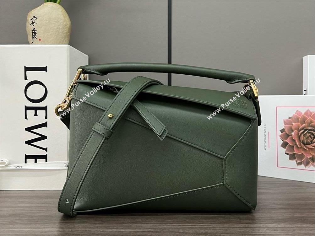 LOEWE Small Puzzle bag in classic calfskin bottle green 2024 (yongsheng-240412-09)