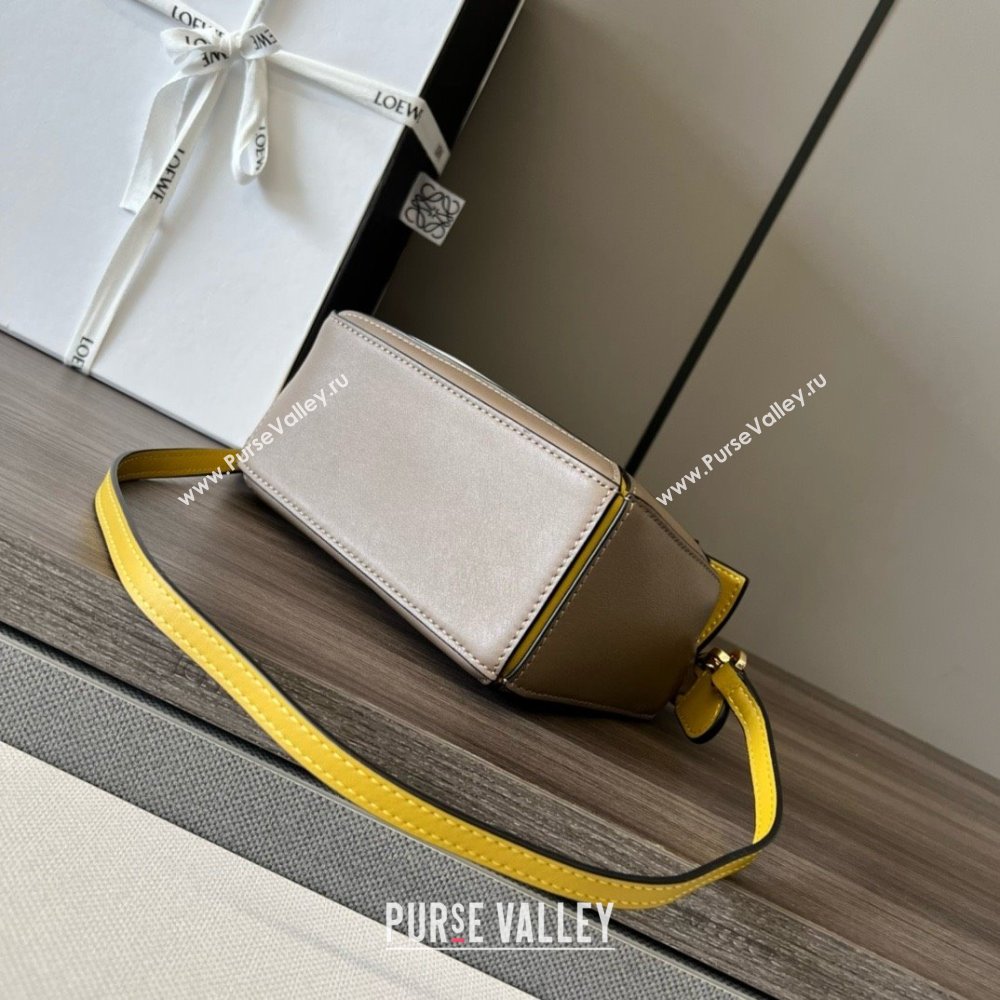 Loewe Mini Puzzle bag in classic calfskin Ochre/Soft White 2024 (yongsheng-240412-06)