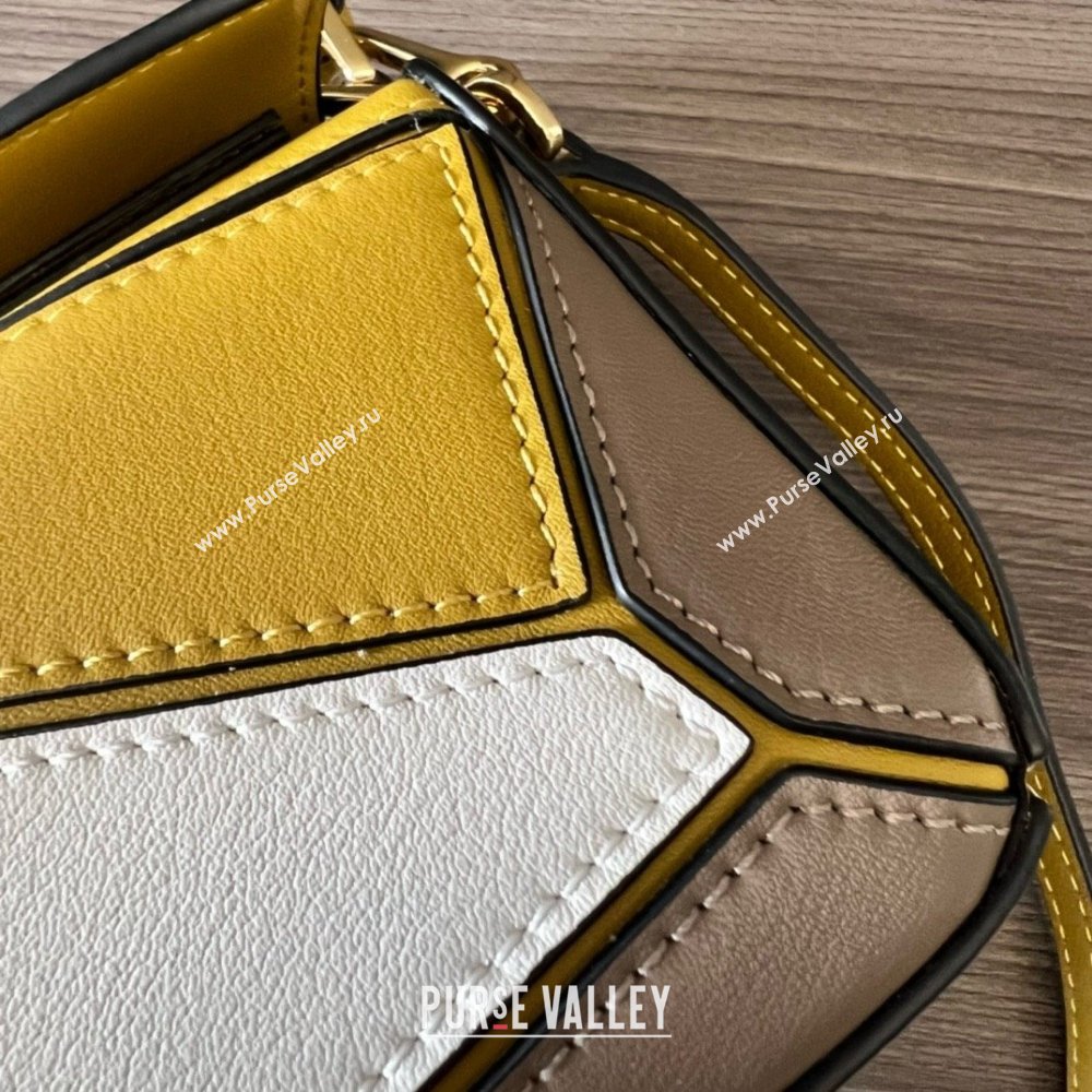 Loewe Mini Puzzle bag in classic calfskin Ochre/Soft White 2024 (yongsheng-240412-06)