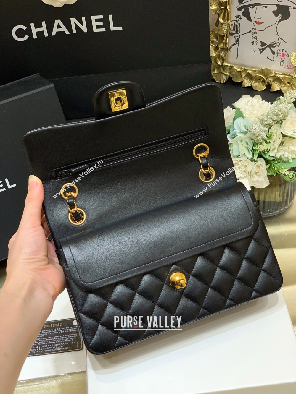 Chanel Original Quality Small vintage Classic Flap Bag in Sheepskin Black with Gold Hardware (shunyang-9527)