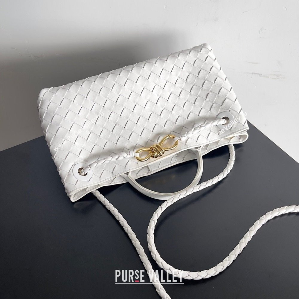 Bottega Veneta Intrecciato leather Small East/West Andiamo top handle Bag white 2023 (misu-230928-23)