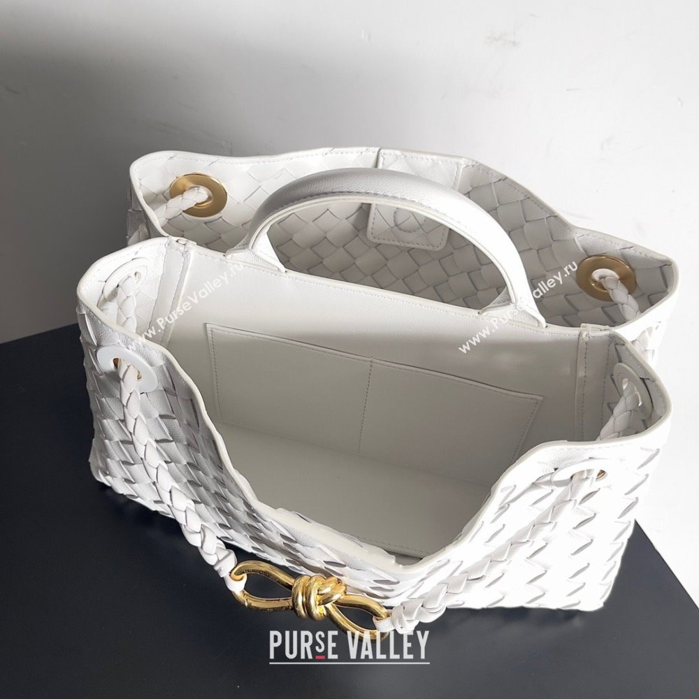 Bottega Veneta Intrecciato leather Small East/West Andiamo top handle Bag white 2023 (misu-230928-23)