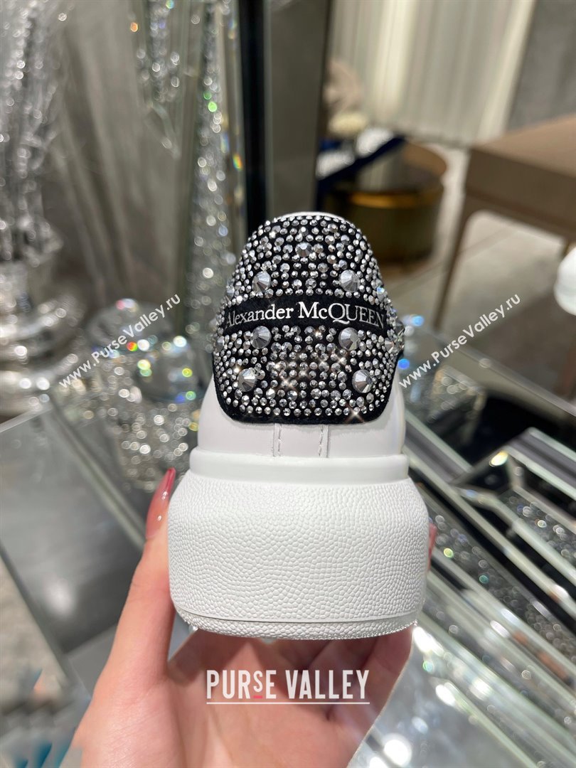 Alexander McQueen Womens Oversized Sneaker with crystal-embellishment in White/silver 2023 (danni-231019-05)