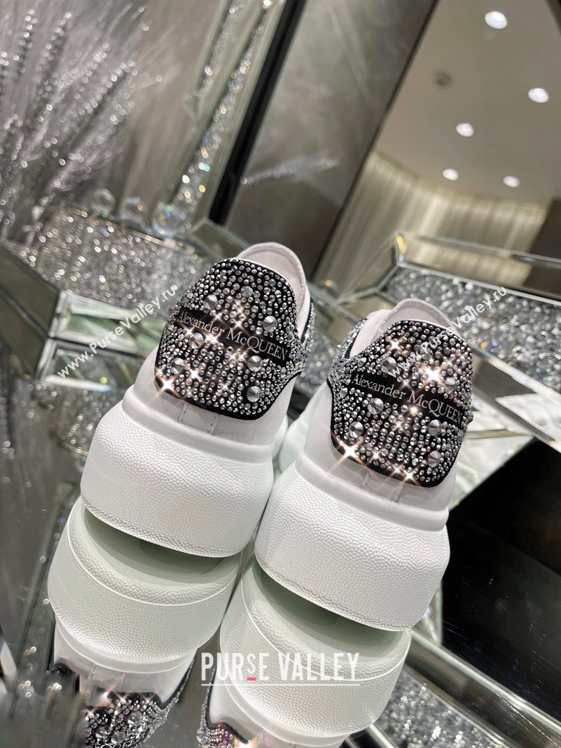 Alexander McQueen Womens Oversized Sneaker with crystal-embellishment in White/silver 2023 (danni-231019-05)