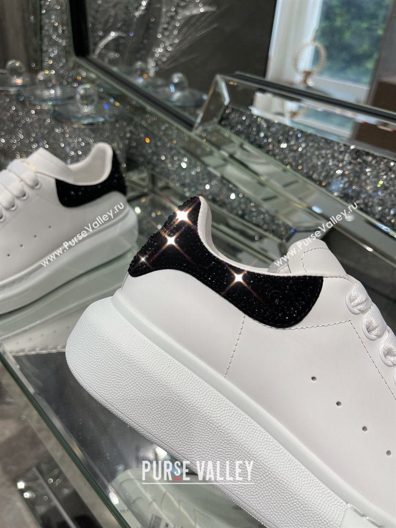 Alexander McQueen Womens Oversized Sneaker with crystal-embellishment in White/jet black 2023 (danni-231019-01)