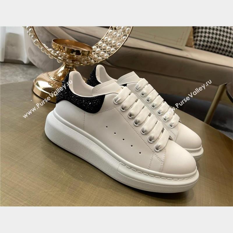 Alexander McQueen Womens Oversized Sneaker with crystal-embellishment in White/jet black 2023 (danni-231019-01)