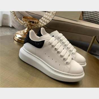 Alexander McQueen Womens Oversized Sneaker with crystal-embellishment in White/jet black 2023 (danni-231019-01)