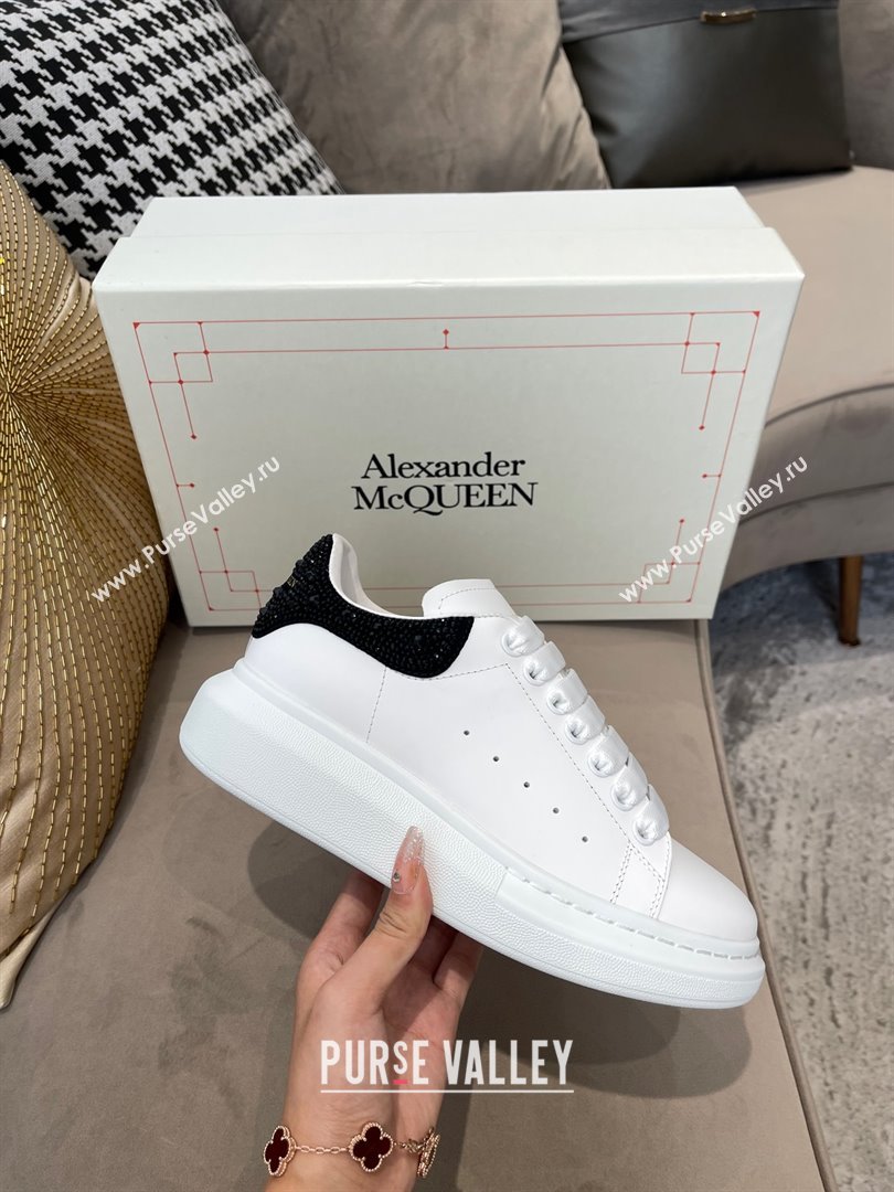 Alexander McQueen Womens Oversized Sneaker with crystal-embellishment in White/jet black 2023 (danni-231019-01)