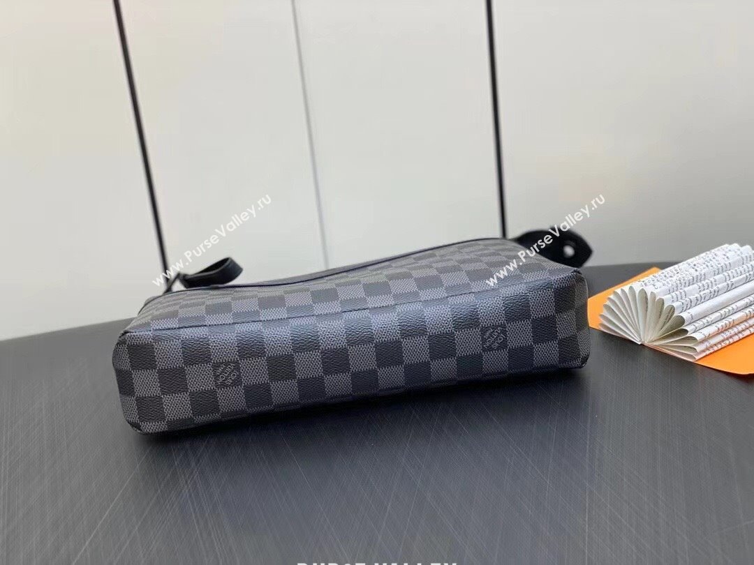 LOUIS VUITTON Damier Graphite Canvas POCHETTE VOYAGE SOUPLE M82543 2023 (kiki-230928-17)