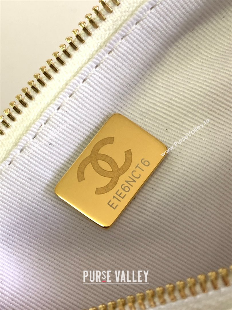 chanel White Shiny Crumpled Lambskin & Gold-Tone Metal Clutch with Chain AP3487 2023 (jiyuan-231128-08)