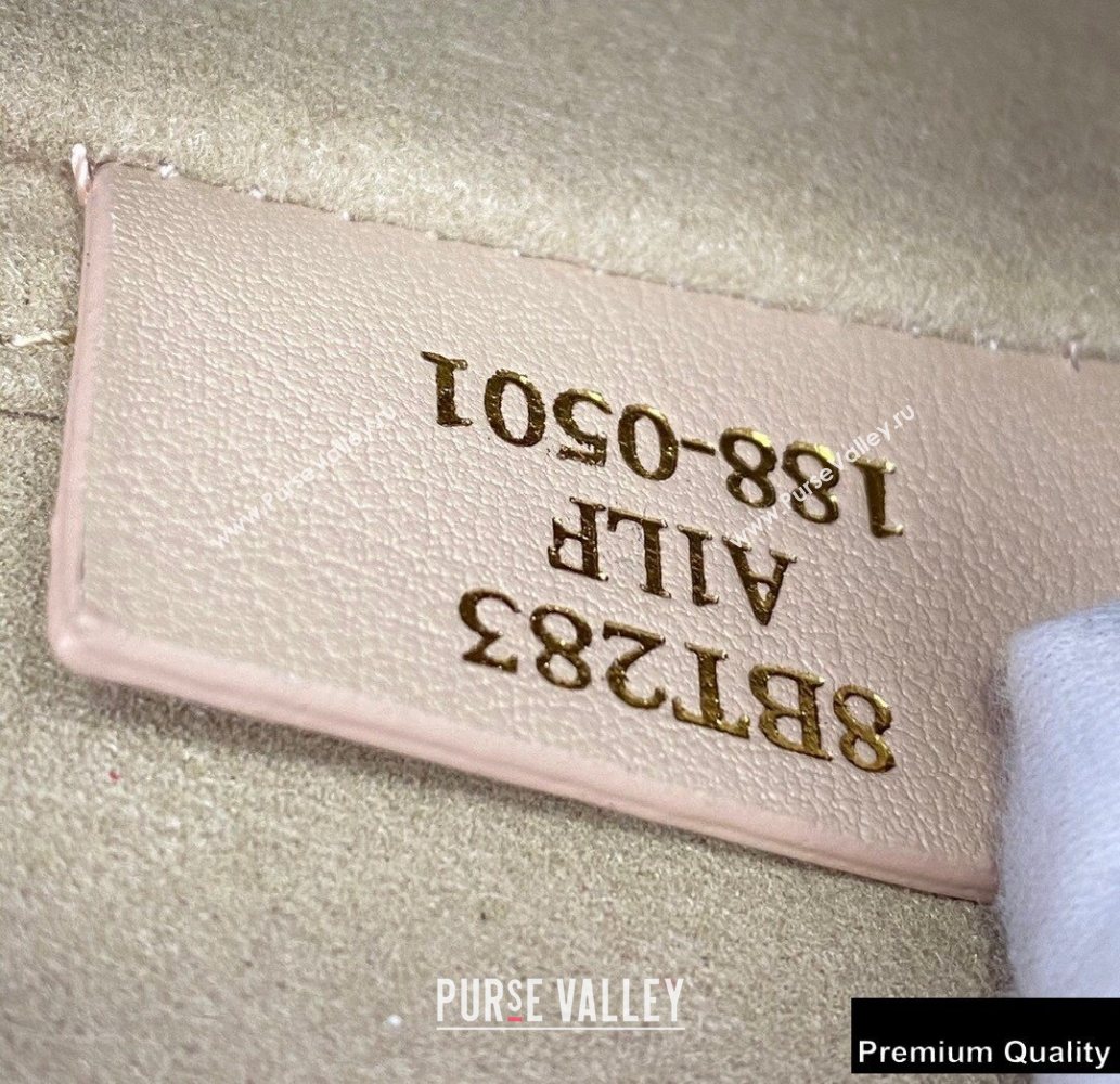 Fendi Leather Kan I Medium Bag FF Embossed Red (chaoliu-20090115)