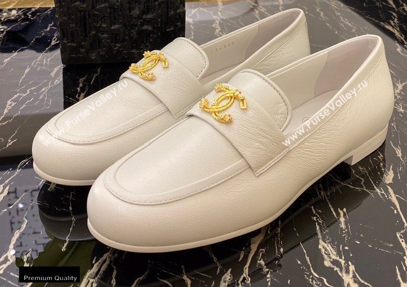 Chanel Top Quality Calfskin Gold CC Logo Loafers White 2020 (xo-20100907)