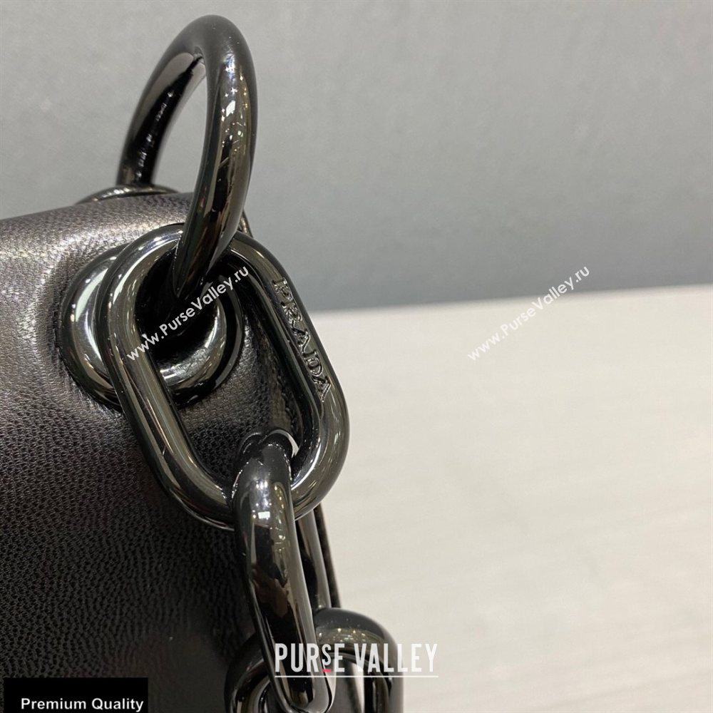 Prada Vintage Chain Shoulder Bag 6671 Leather Black 2020 (weipin-20110601)