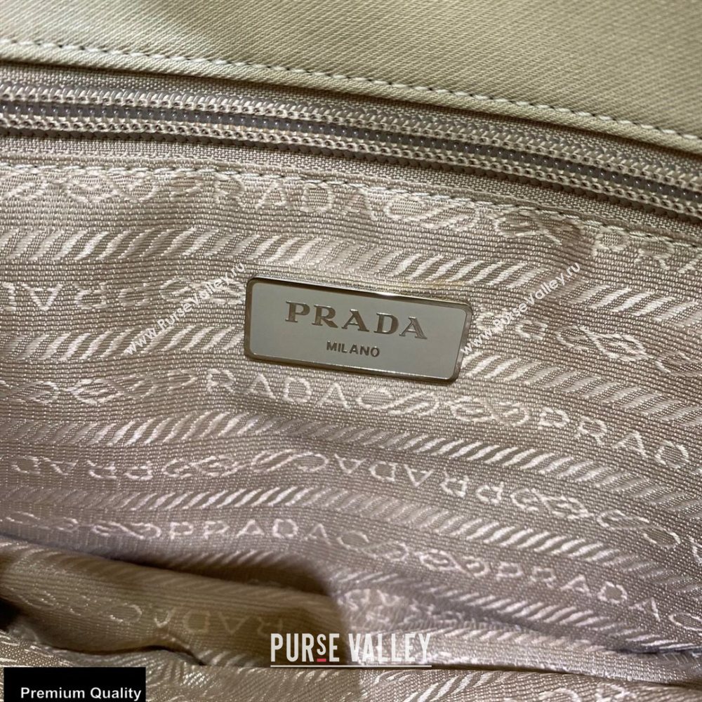 Prada Vintage Chain Shoulder Bag 6690 Fabric Beige 2020 (weipin-20110605)