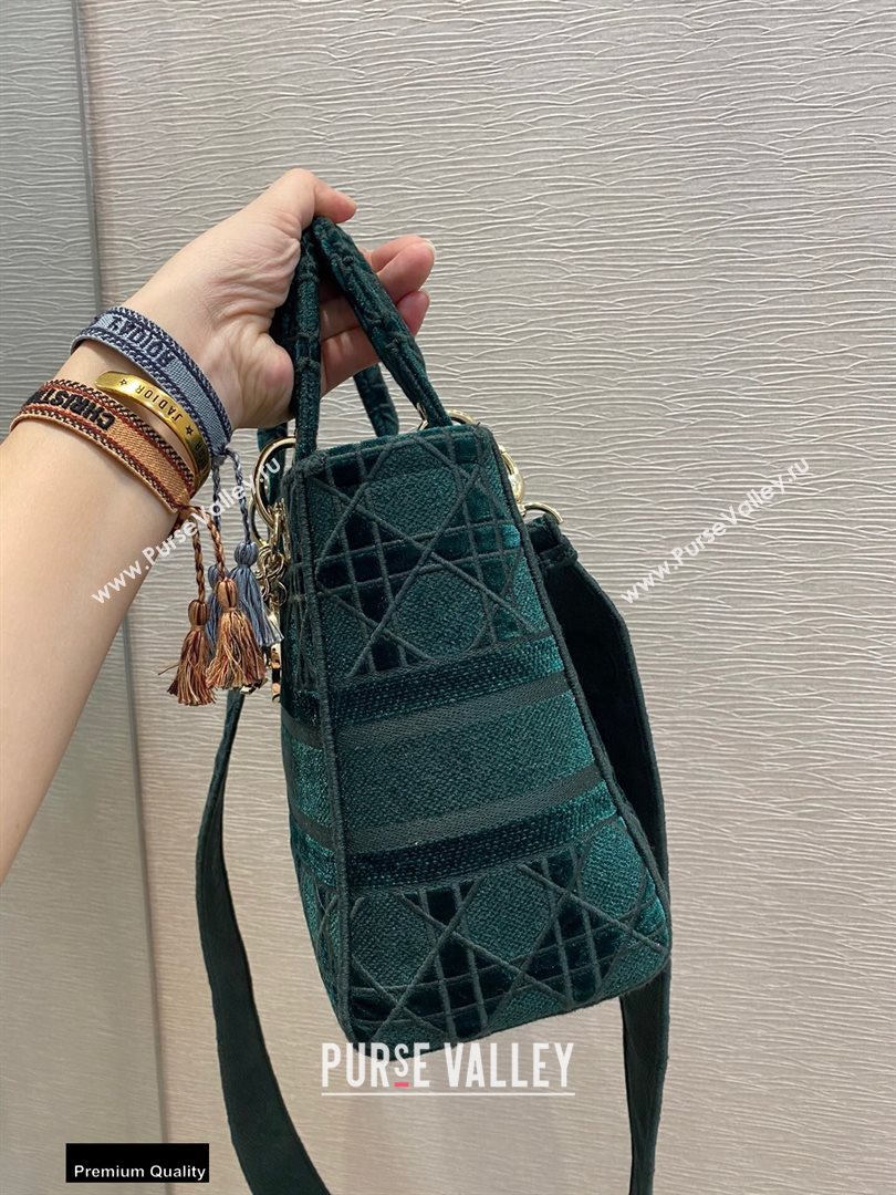 Lady Dior Medium D-Lite Bag in Cannage Embroidered Velvet Green 2020 (vivi-20111113 )