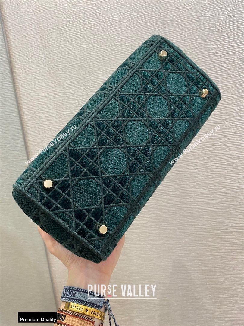 Lady Dior Medium D-Lite Bag in Cannage Embroidered Velvet Green 2020 (vivi-20111113 )
