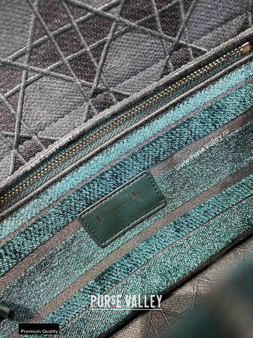 Lady Dior Medium D-Lite Bag in Cannage Embroidered Velvet Green 2020 (vivi-20111113 )