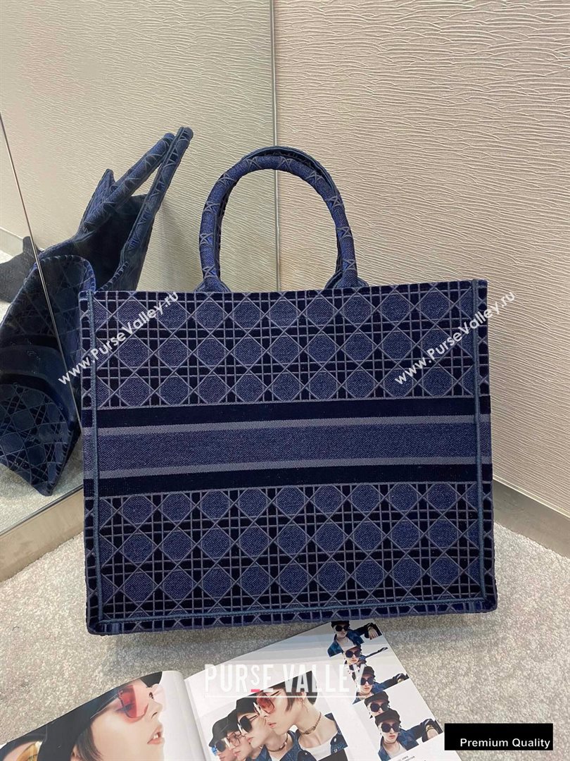 Dior Book Tote Bag in Cannage Embroidered Velvet Blue 2020 (vivi-20111107 )