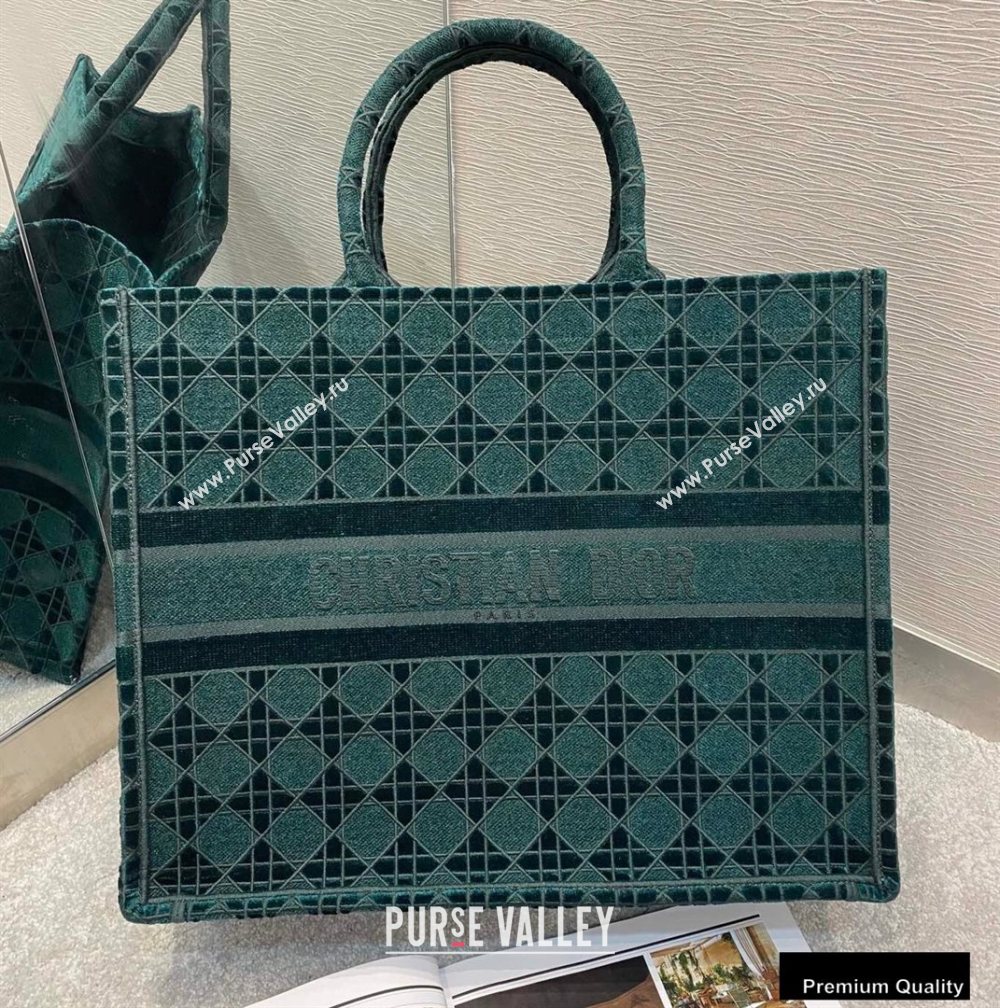 Dior Book Tote Bag in Cannage Embroidered Velvet Green 2020 (vivi-20111110 )