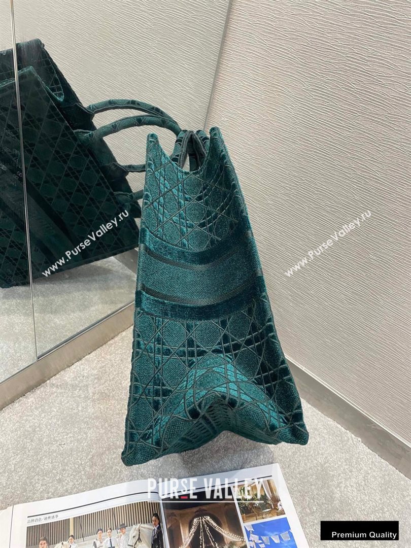 Dior Book Tote Bag in Cannage Embroidered Velvet Green 2020 (vivi-20111110 )