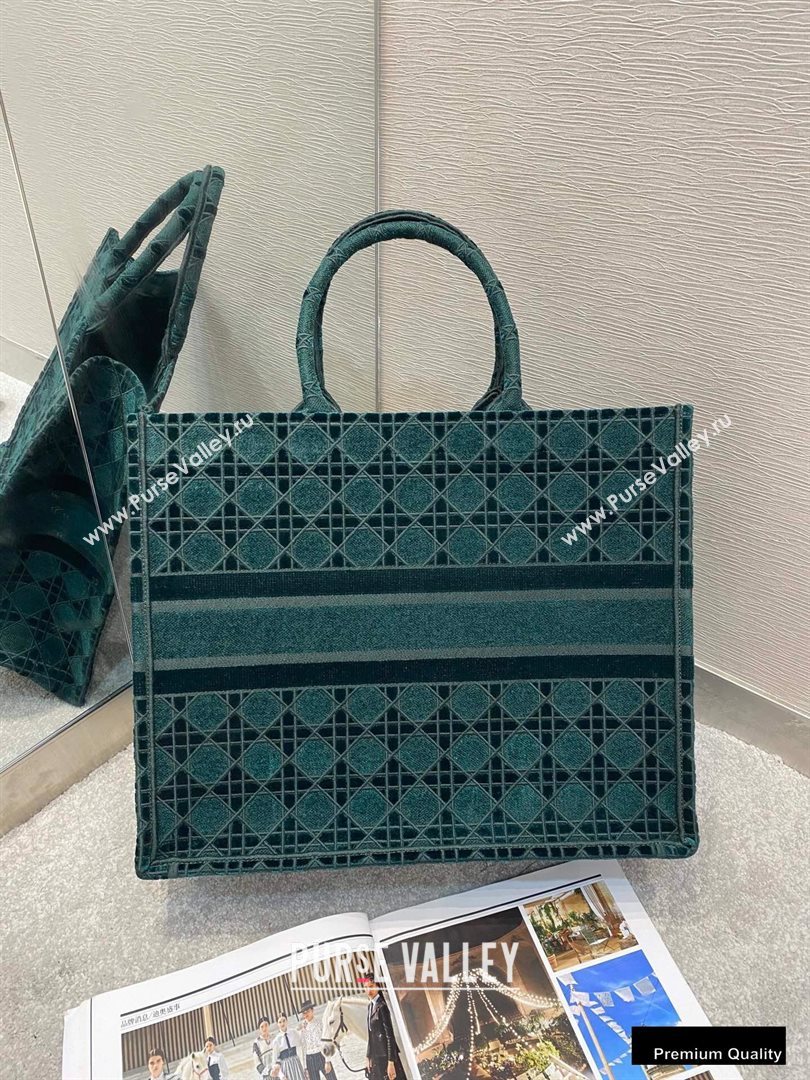 Dior Book Tote Bag in Cannage Embroidered Velvet Green 2020 (vivi-20111110 )