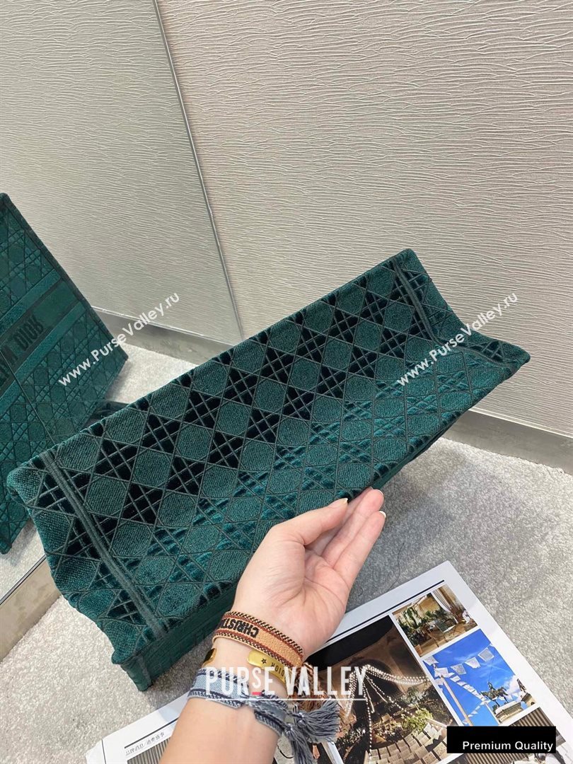 Dior Book Tote Bag in Cannage Embroidered Velvet Green 2020 (vivi-20111110 )