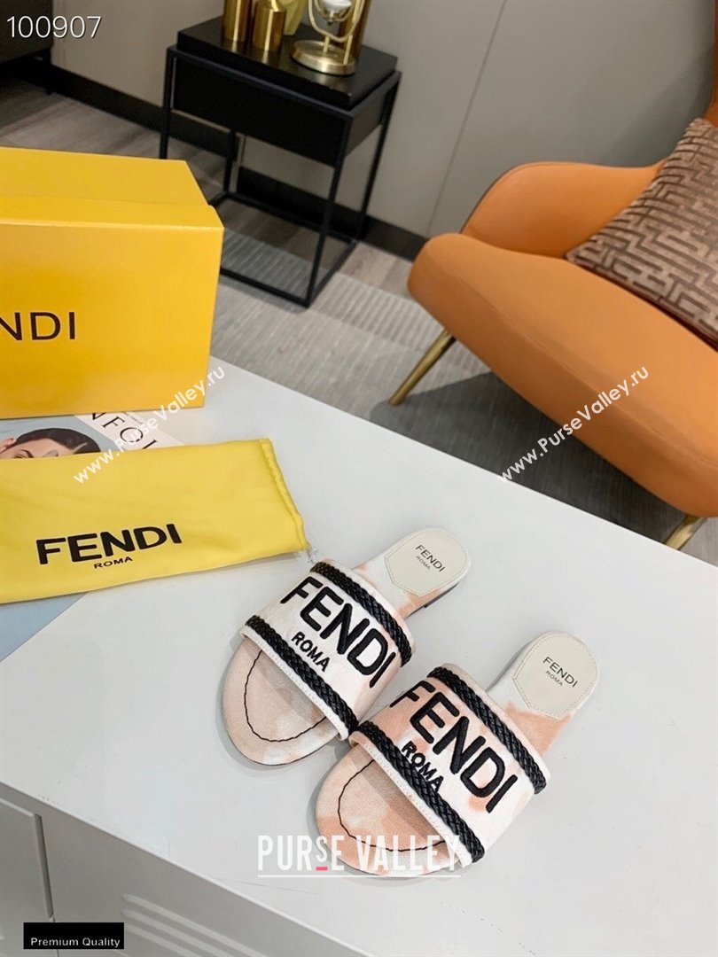 Fendi Canvas Signature Slides 01 2021 (modeng-21030437)