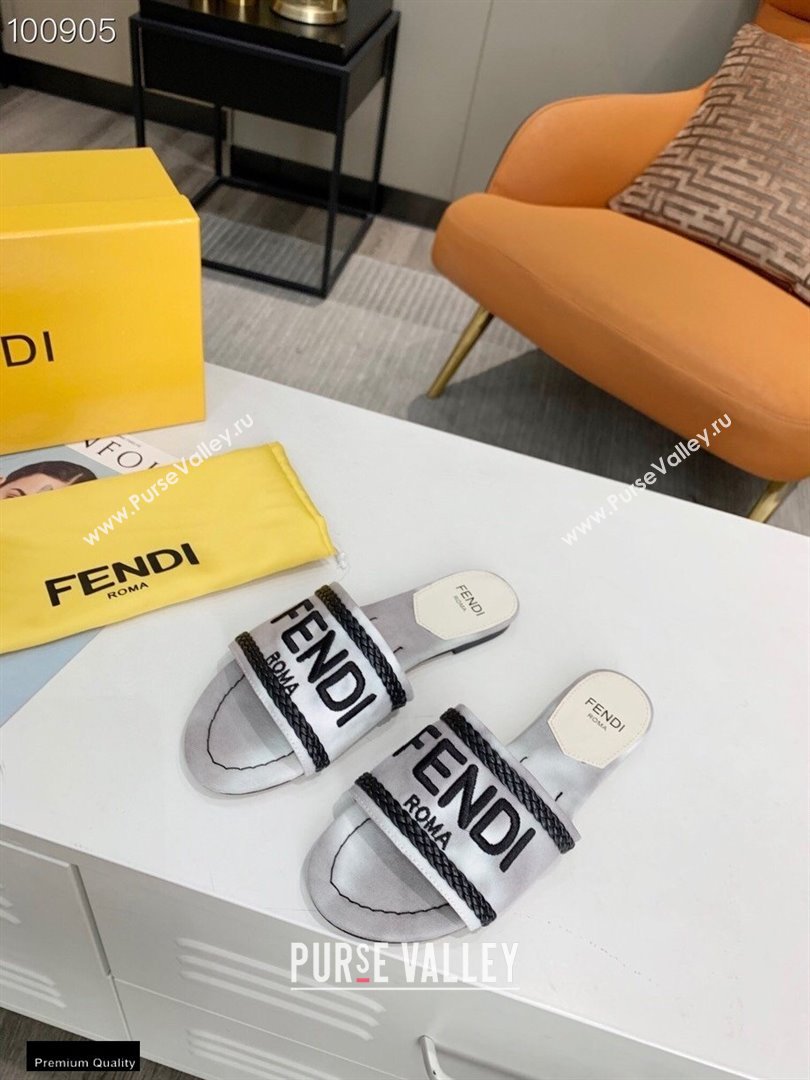 Fendi Canvas Signature Slides 03 2021 (modeng-21030439)