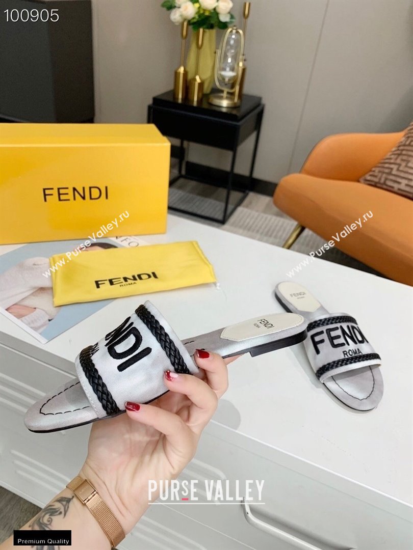 Fendi Canvas Signature Slides 03 2021 (modeng-21030439)