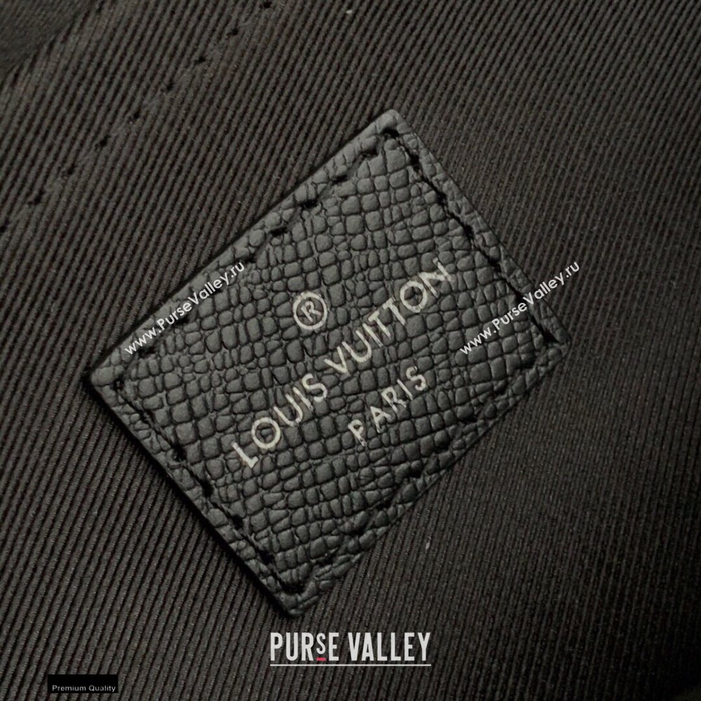 Louis Vuitton Taiga Leather Outdoor Messenger Bag M30703 (kiki-20123128)