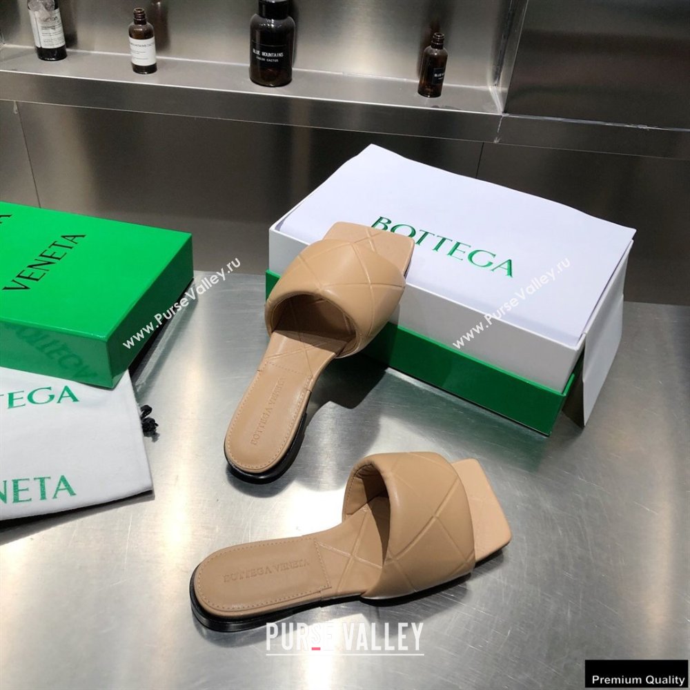 Bottega Veneta Square Sole Quilted The Rubber Lido Flat Slides Sandals Beige 2021 (modeng-21010471)