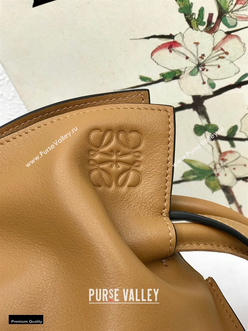 Loewe Medium Flamenco Clutch Bag in Nappa Calfskin Brown (yongsheng-21011302)