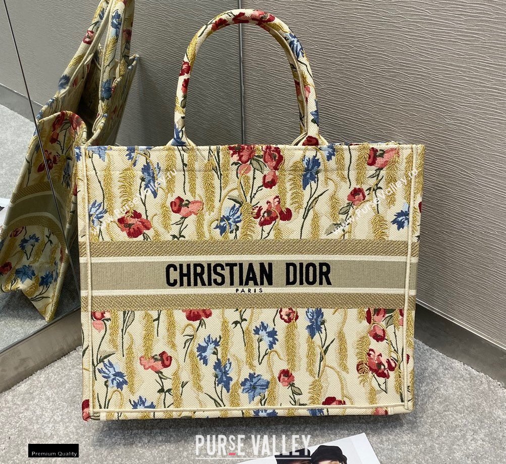 Dior Book Tote Bag in Beige Multicolor Hibiscus Metallic Thread Embroidery 2021 (vivi-2112302)