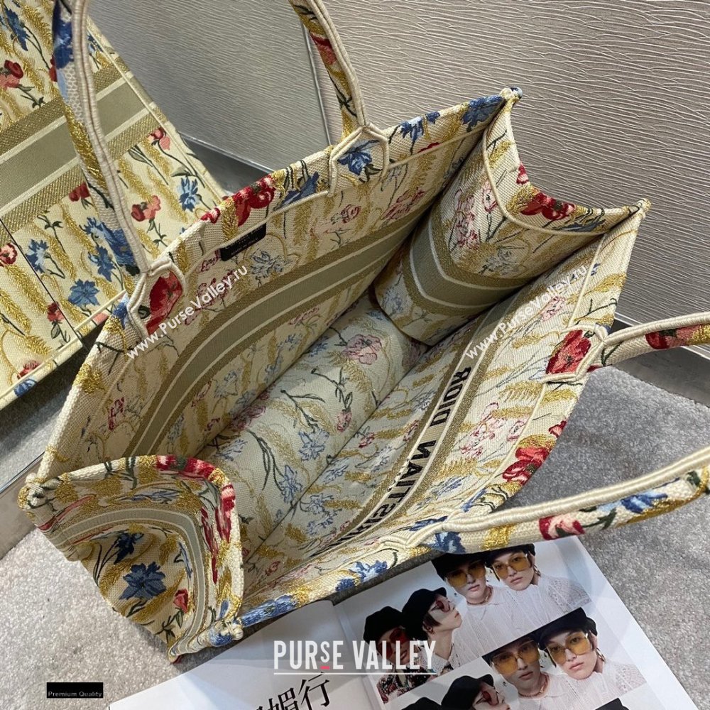 Dior Book Tote Bag in Beige Multicolor Hibiscus Metallic Thread Embroidery 2021 (vivi-2112302)