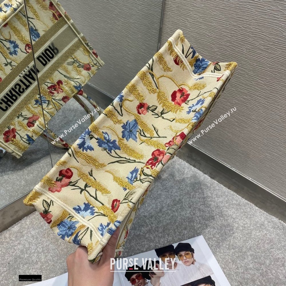 Dior Small Book Tote Bag in Beige Multicolor Hibiscus Metallic Thread Embroidery 2021 (vivi-2112303)