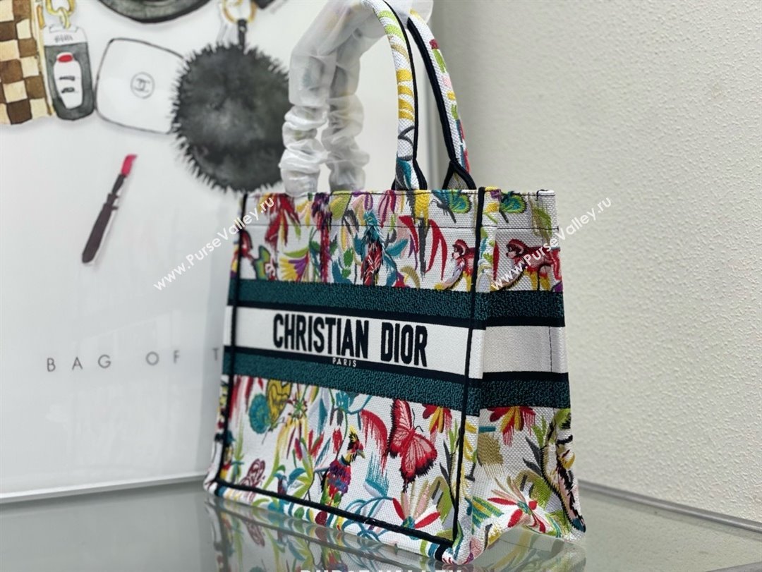 Dior medium Book Tote Bag in White Multicolor Toile de Jouy Fantastica Embroidery 2024 (xxg-240413-01)