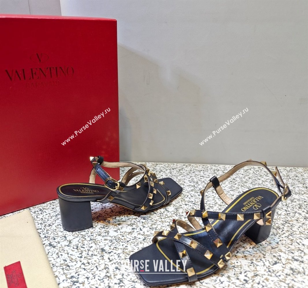 Valentino Heel 6cm Rockstud sandals with straps in calfskin leather Black (hongyang-23101260)