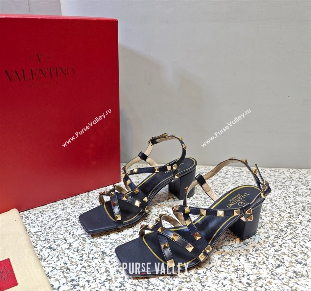 Valentino Heel 6cm Rockstud sandals with straps in calfskin leather Black (hongyang-23101260)