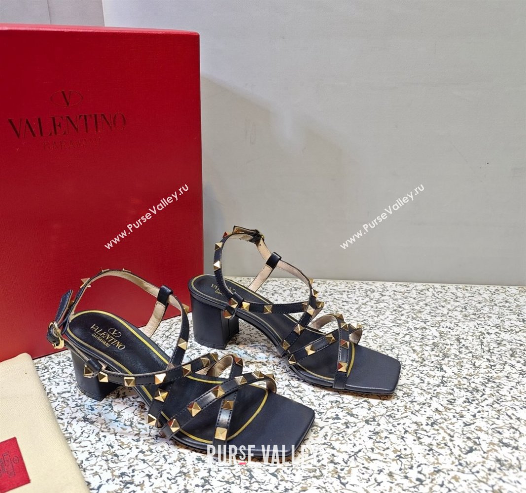 Valentino Heel 6cm Rockstud sandals with straps in calfskin leather Black (hongyang-23101260)