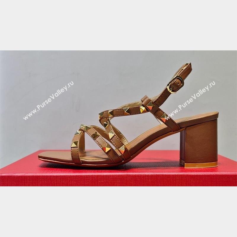 Valentino Heel 6cm Rockstud sandals with straps in calfskin leather Brown (hongyang-23101264)