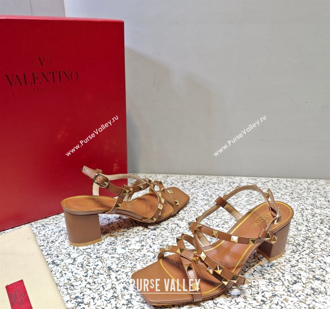Valentino Heel 6cm Rockstud sandals with straps in calfskin leather Brown (hongyang-23101264)