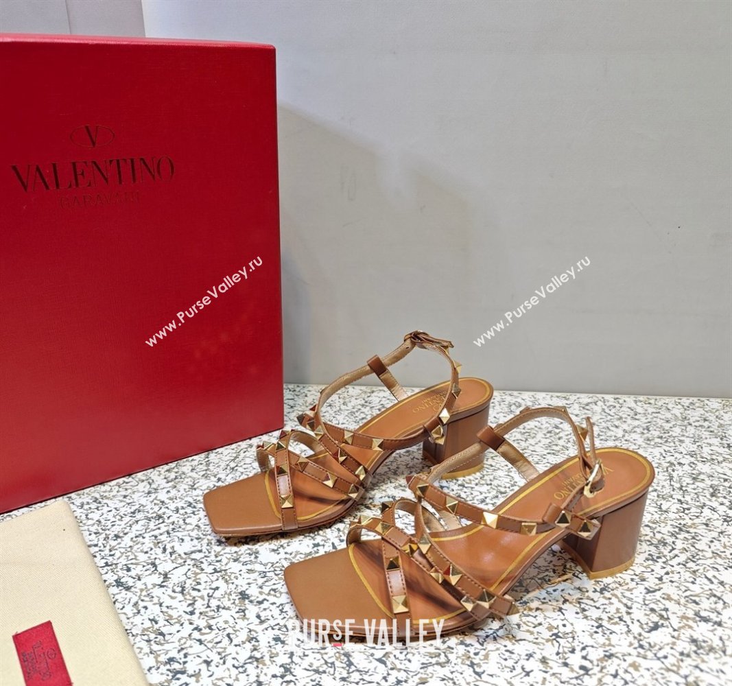 Valentino Heel 6cm Rockstud sandals with straps in calfskin leather Brown (hongyang-23101264)