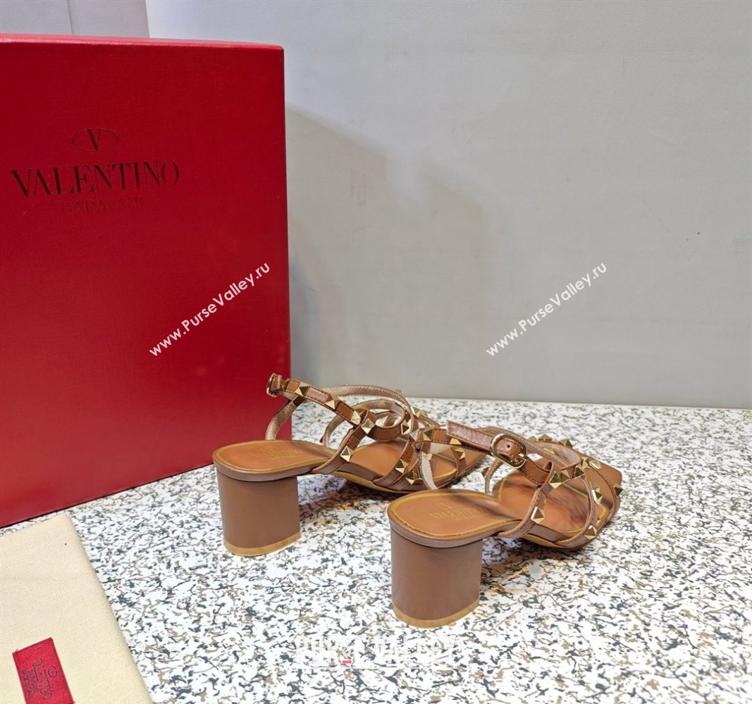Valentino Heel 6cm Rockstud sandals with straps in calfskin leather Brown (hongyang-23101264)