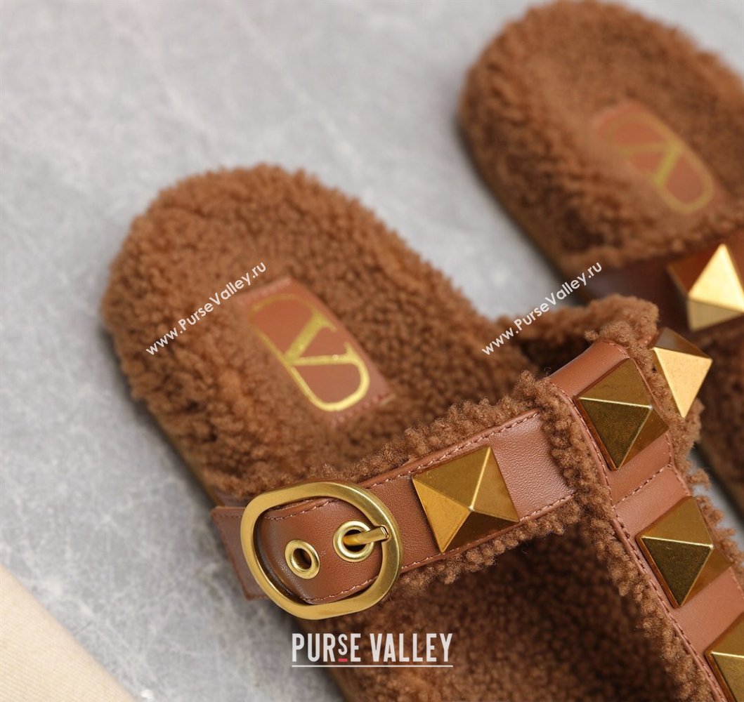 Valentino Shearling Roman Stud Slides Sandals Brown (hongyang-23101203)